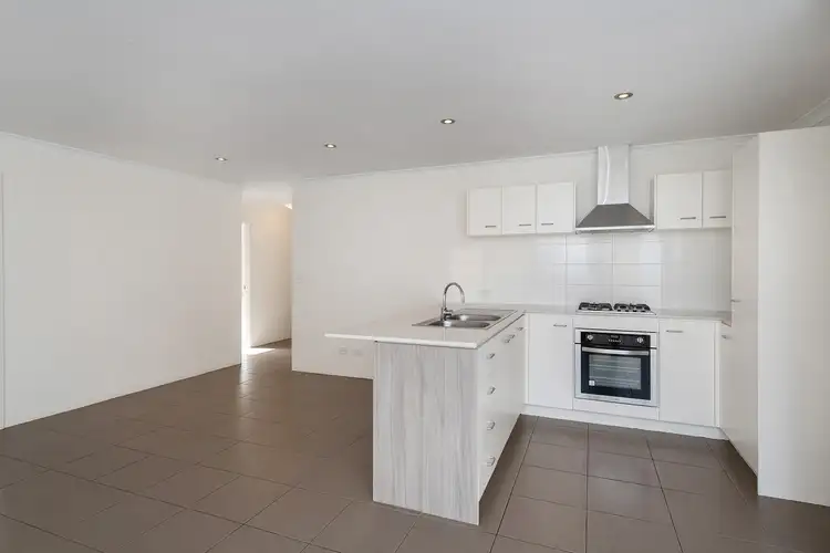 Sixth view of Homely house listing, 2/37 Maiden Way, Baldivis WA 6171