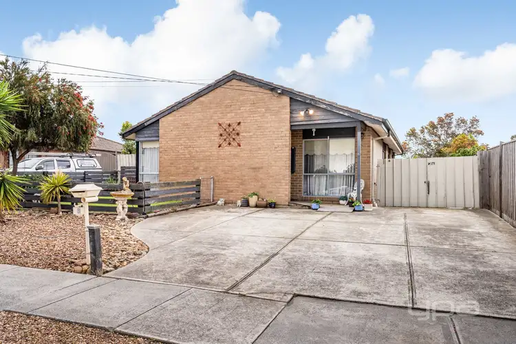 Second view of Homely house listing, 6 Malmsbury Drive, Meadow Heights VIC 3048