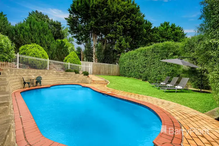 8 Carmel Close, Greensborough VIC 3088