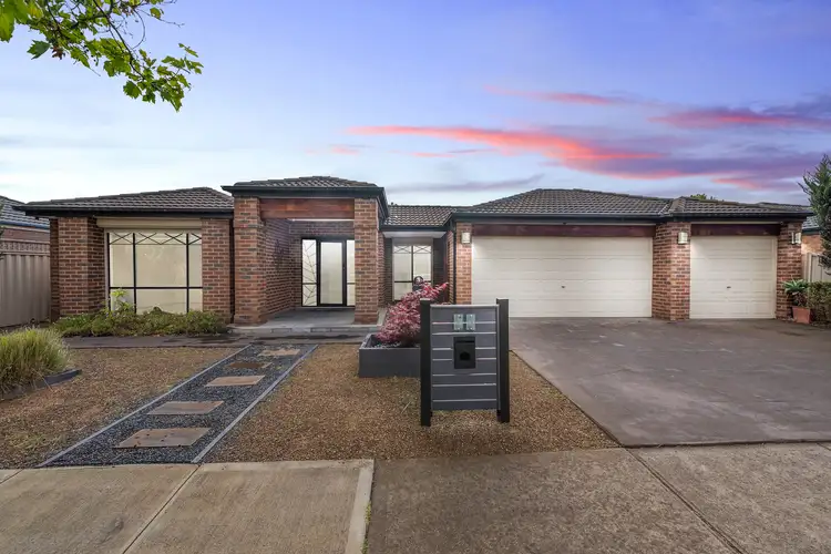 18 Summerhill Drive, Hillside VIC 3037