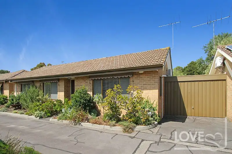 Main view of Homely unit listing, 2/19 George Street, Reservoir VIC 3073