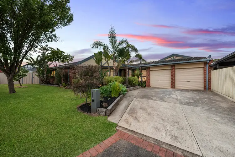 2 Oakwood Court, Hillside VIC 3037