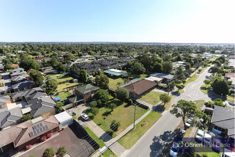 Fifth view of Homely house listing, 18 Huon Park Road, Cranbourne North VIC 3977