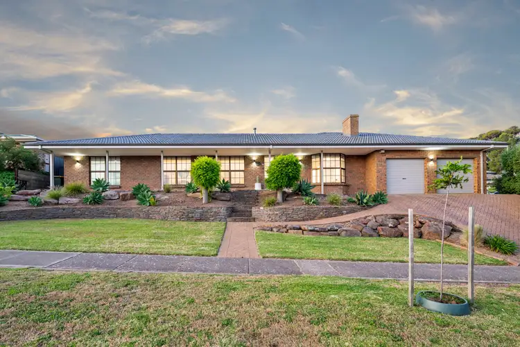 25 Lepena Crescent, Hallett Cove SA 5158