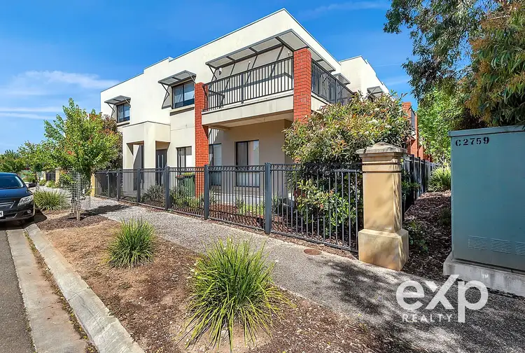2/20 MacMillan Avenue