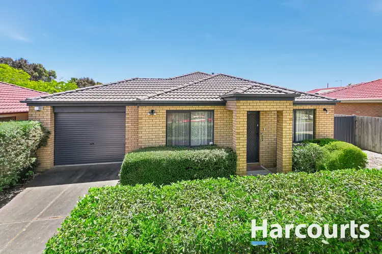 2/8 Amity Way, Cranbourne West VIC 3977