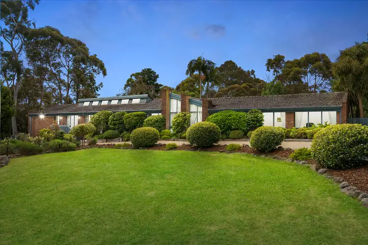 24 Bamfield Close, Templestowe VIC 3106