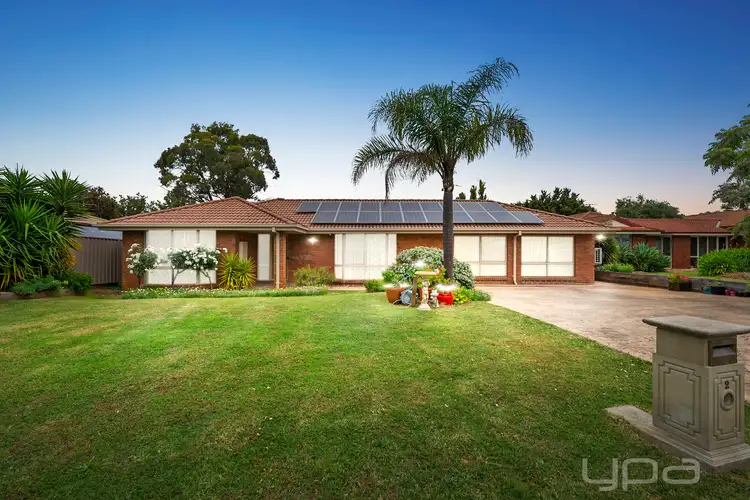 2 Hannah Close, Melton West VIC 3337