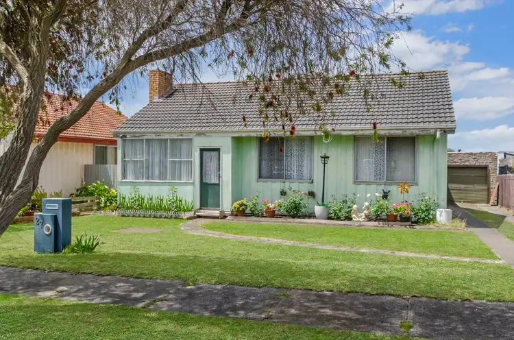 27 Rossdell Street, Portland VIC 3305