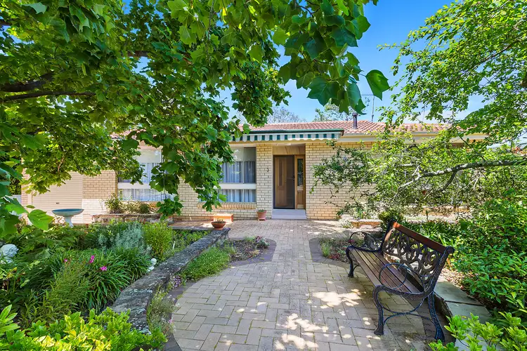 3 Sharwen Place, Blaxland NSW 2774