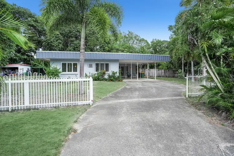 21-23 Oak Street, Holloways Beach QLD 4878