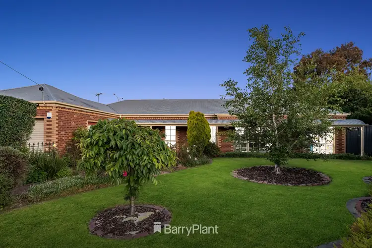 2 Tanunda Grove, Belmont VIC 3216
