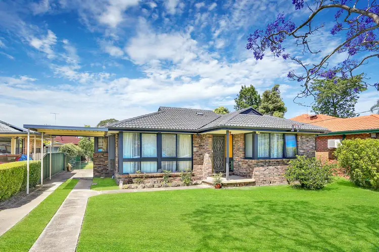 30 Greenmeadows Crescent, Toongabbie NSW 2146