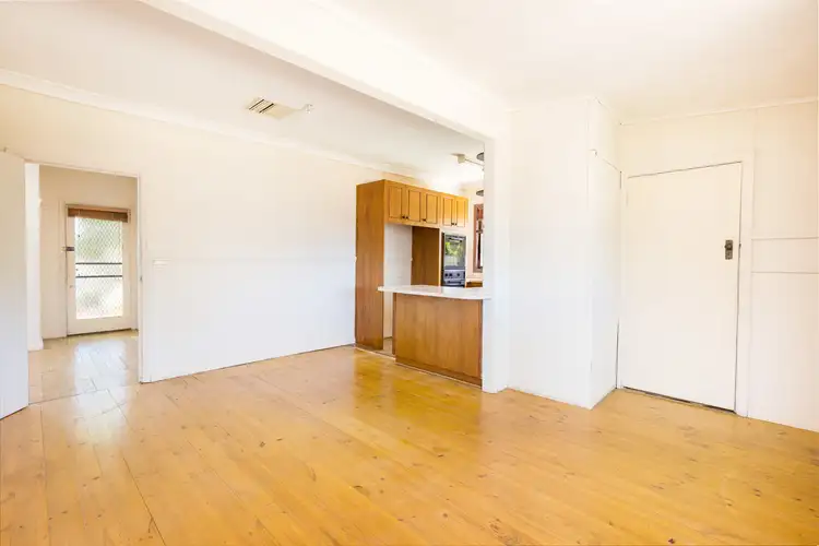 Fifth view of Homely house listing, 2 Waltham Avenue, Mildura VIC 3500