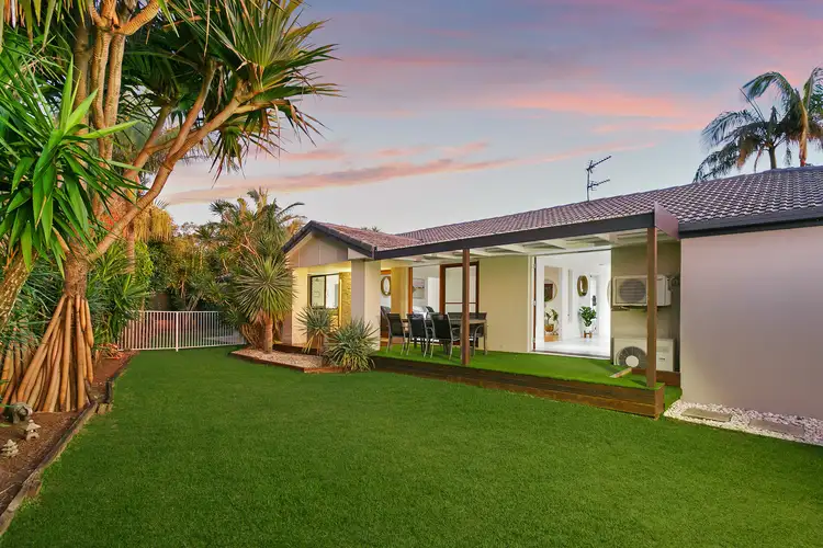 89 Alec Avenue, Mermaid Waters QLD 4218