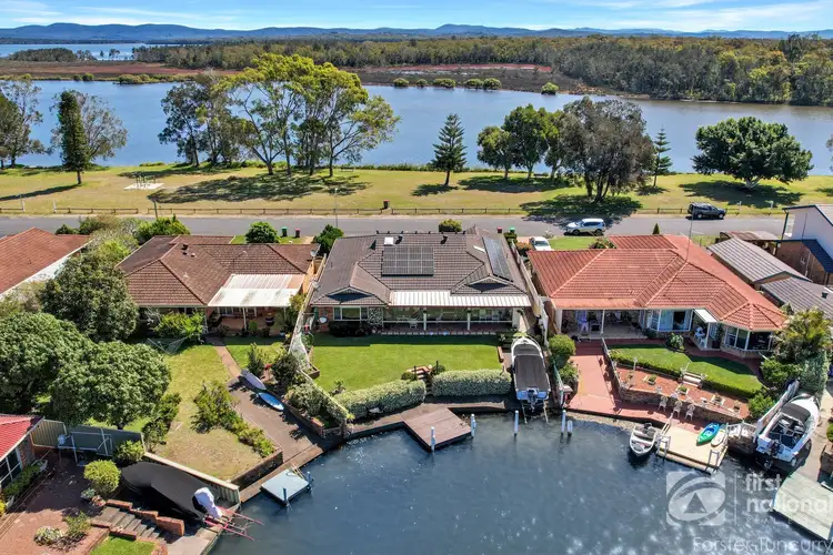 54 Elizabeth Parade, Forster NSW 2428