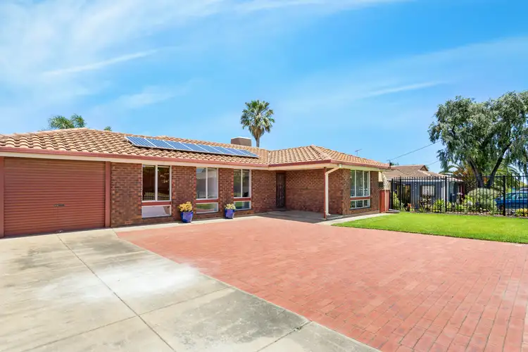 24 Radcliffe Grove, Christie Downs SA 5164