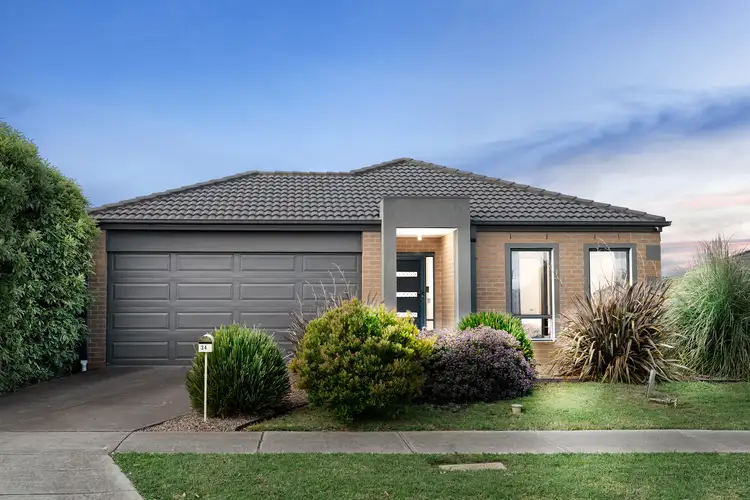 34 Peter Pan Crescent