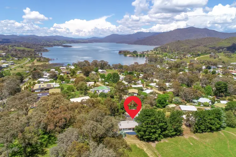 24 Goughs Crescent, Goughs Bay VIC 3723