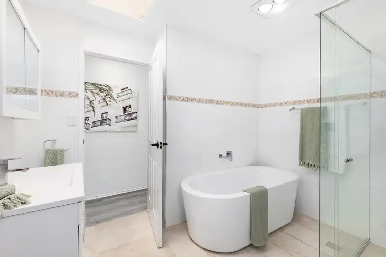 Fourth view of Homely house listing, 28 Ferntree Close, Wyoming NSW 2250