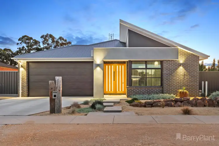 8 Normande Court, Ascot VIC 3551