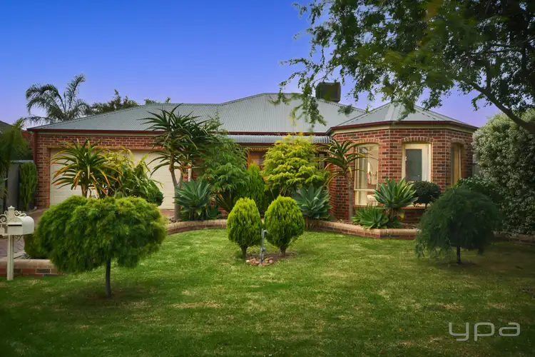 33 Chesterton Avenue, Tarneit VIC 3029
