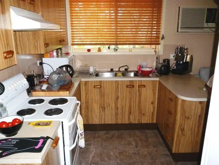 Sixth view of Homely unit listing, 2/7 Gale Court, Raymond Terrace NSW 2324
