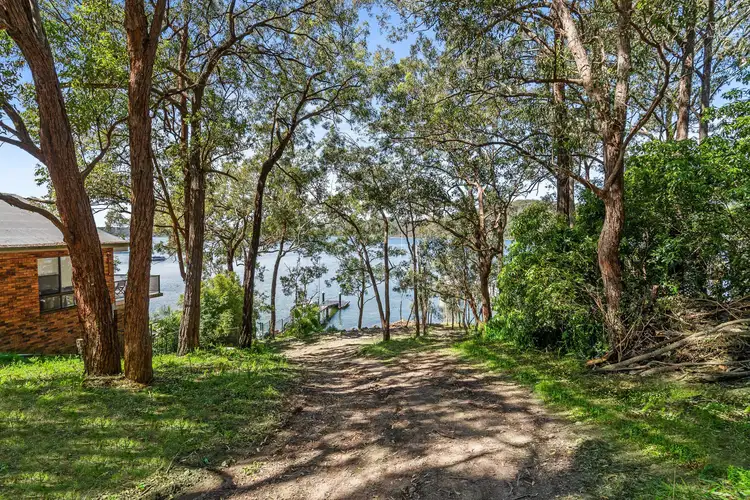 122 Cove Boulevard, North Arm Cove NSW 2324