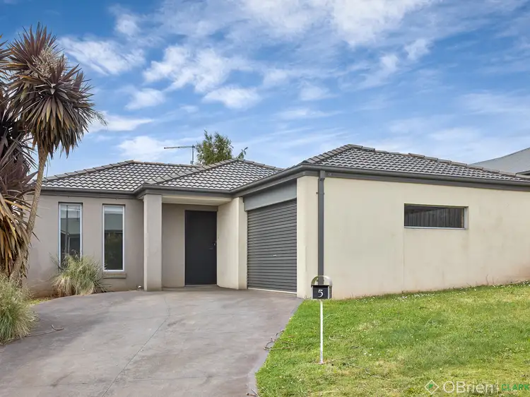5 Leigh Court, Drouin VIC 3818