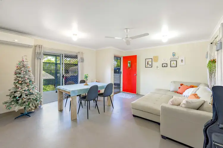 17 Bucas Court, Mooroobool QLD 4870
