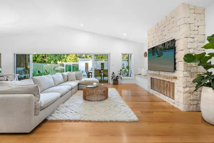 8 Kingsley Avenue, Woy Woy NSW 2256
