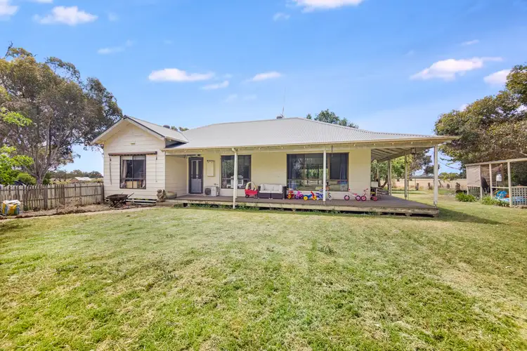 90 Robertsons Road, Telangatuk East VIC 3401