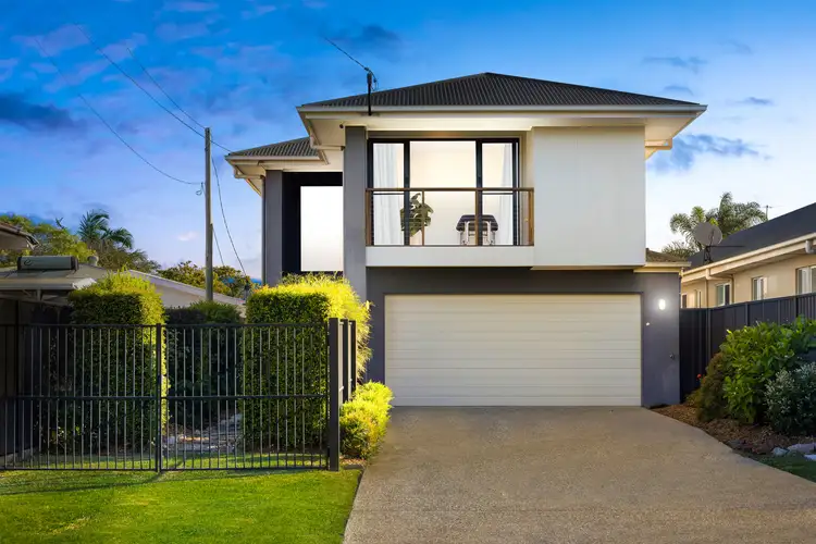 10 Maryborough Terrace, Scarborough QLD 4020