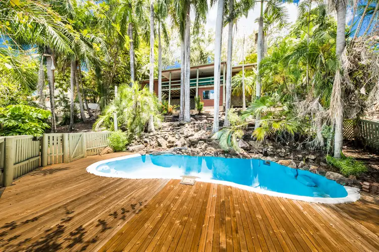 9 Warruga Street, Cannonvale QLD 4802
