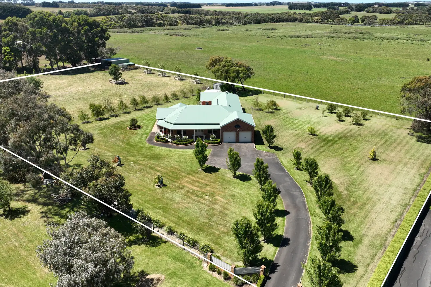 Main view of Homely house listing, 37 Kiaman Close, Bushfield VIC 3281