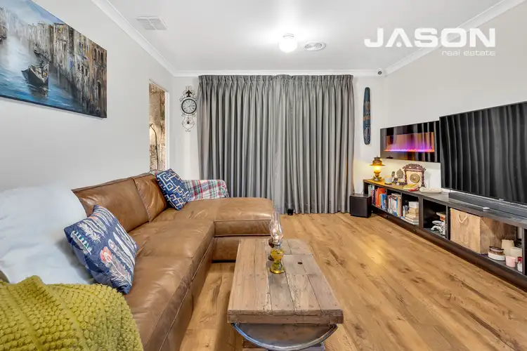 Fifth view of Homely house listing, 11 Navarre Court, Meadow Heights VIC 3048