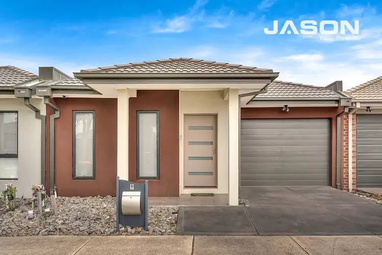 9 Martinshaw Road, Mickleham VIC 3064