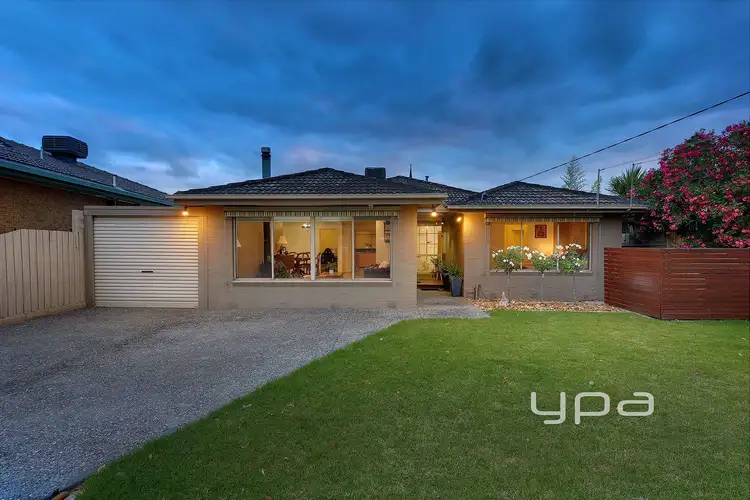 21 Prior Avenue, Gladstone Park VIC 3043