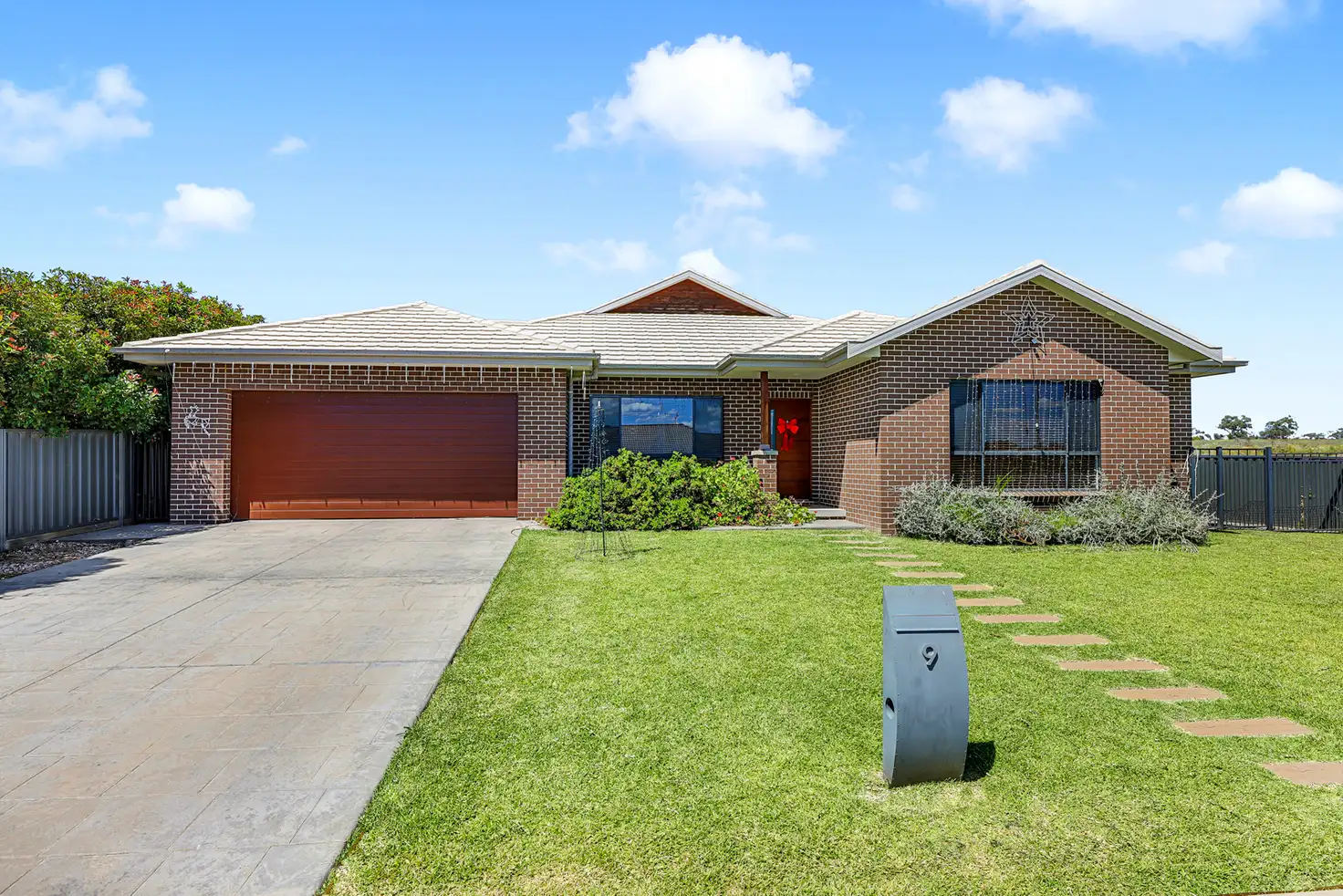 Main view of Homely house listing, 9 Burgundy Way, Tamworth NSW 2340