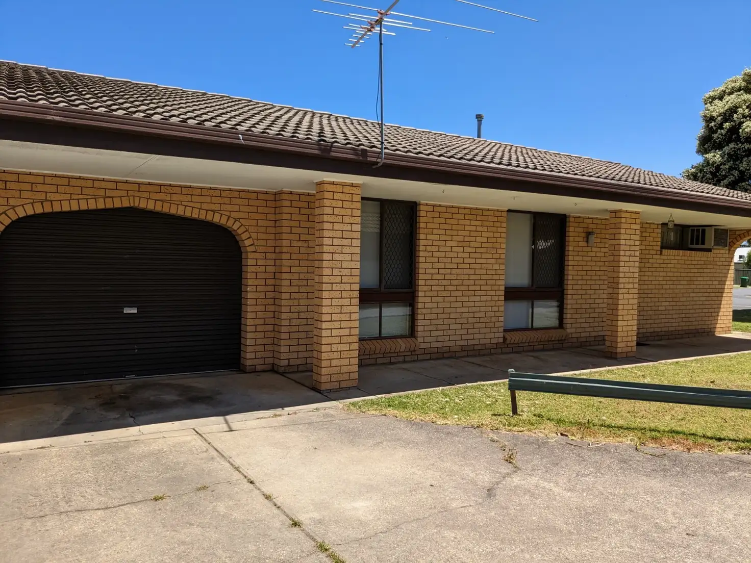 Main view of Homely unit listing, 1/394 Kotthoff Street, Lavington NSW 2641