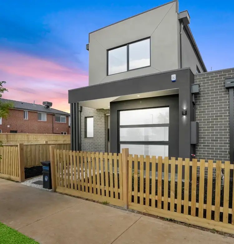 8 Primrose Avenue, Rockbank VIC 3335