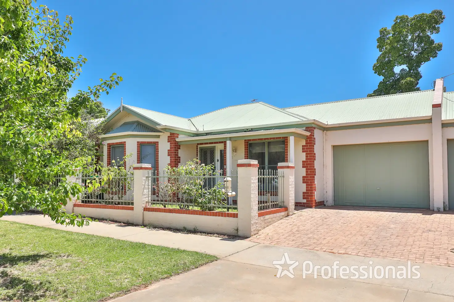 Main view of Homely townhouse listing, 166 Ninth Street, Mildura VIC 3500