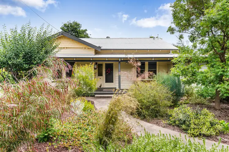 10 Weir Street, Euroa VIC 3666