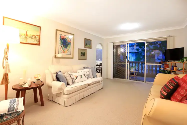 216 Marine Parade, Labrador QLD 4215