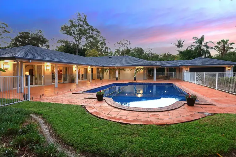6 Clarence Drive