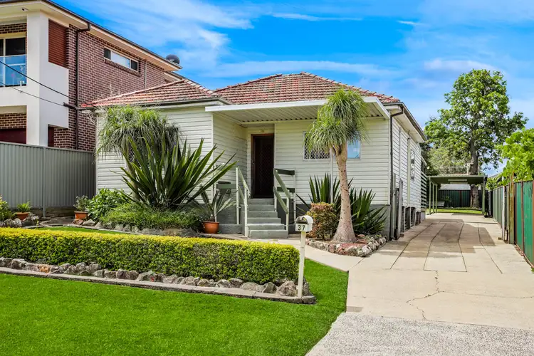 37 Oatlands Street, Wentworthville NSW 2145