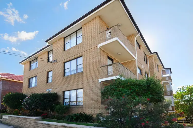 5/5-7 Carr Street