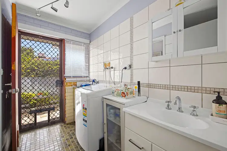 Sixth view of Homely unit listing, 1/940 Fairview Drive, North Albury NSW 2640