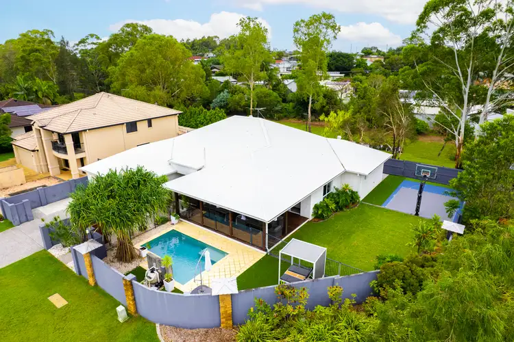 65 Lionheart Crescent, Newport QLD 4020