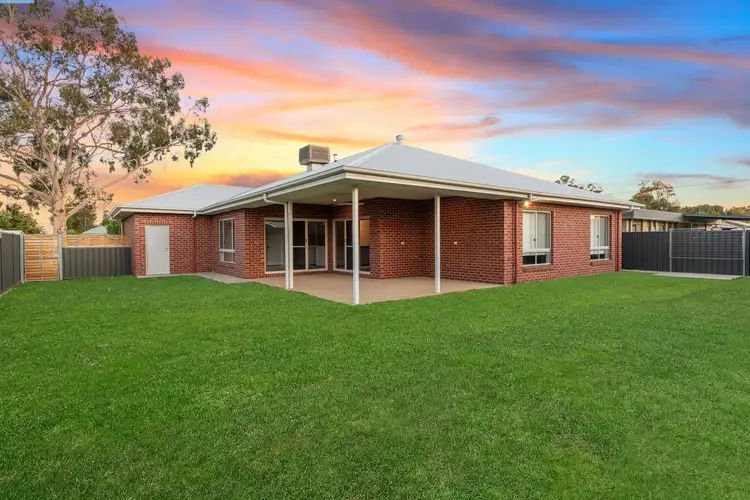 33 Emily Street, Tocumwal NSW 2714